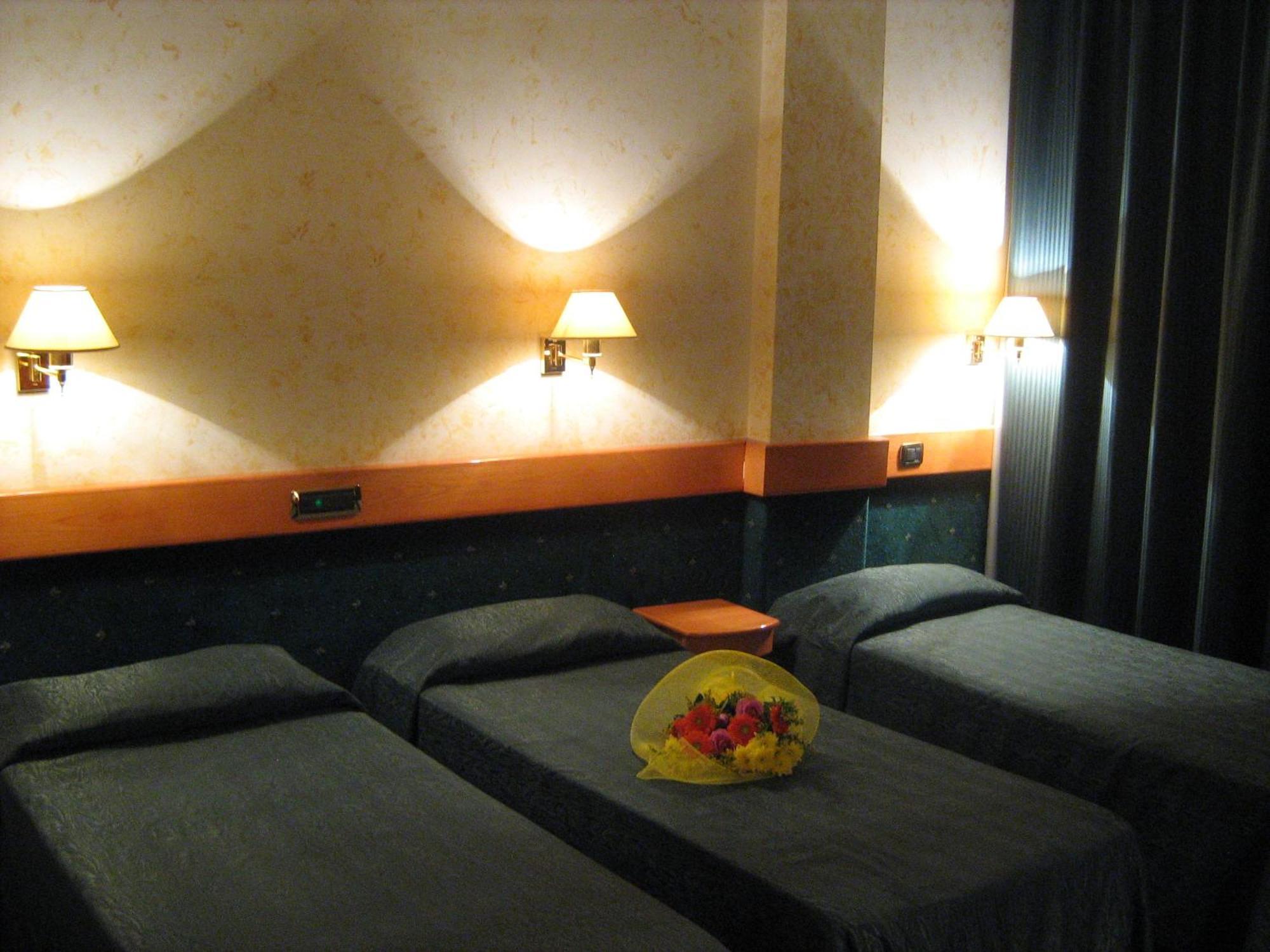 Eurohotel Piacenza Exterior photo